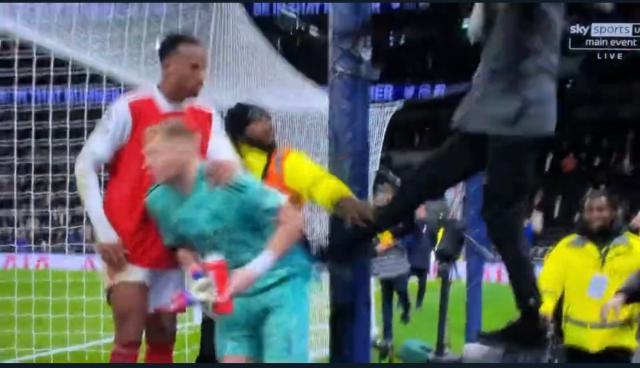 华体会体育-好身手，枪手门神7次救主！好涵养，挨踢挨打不还手