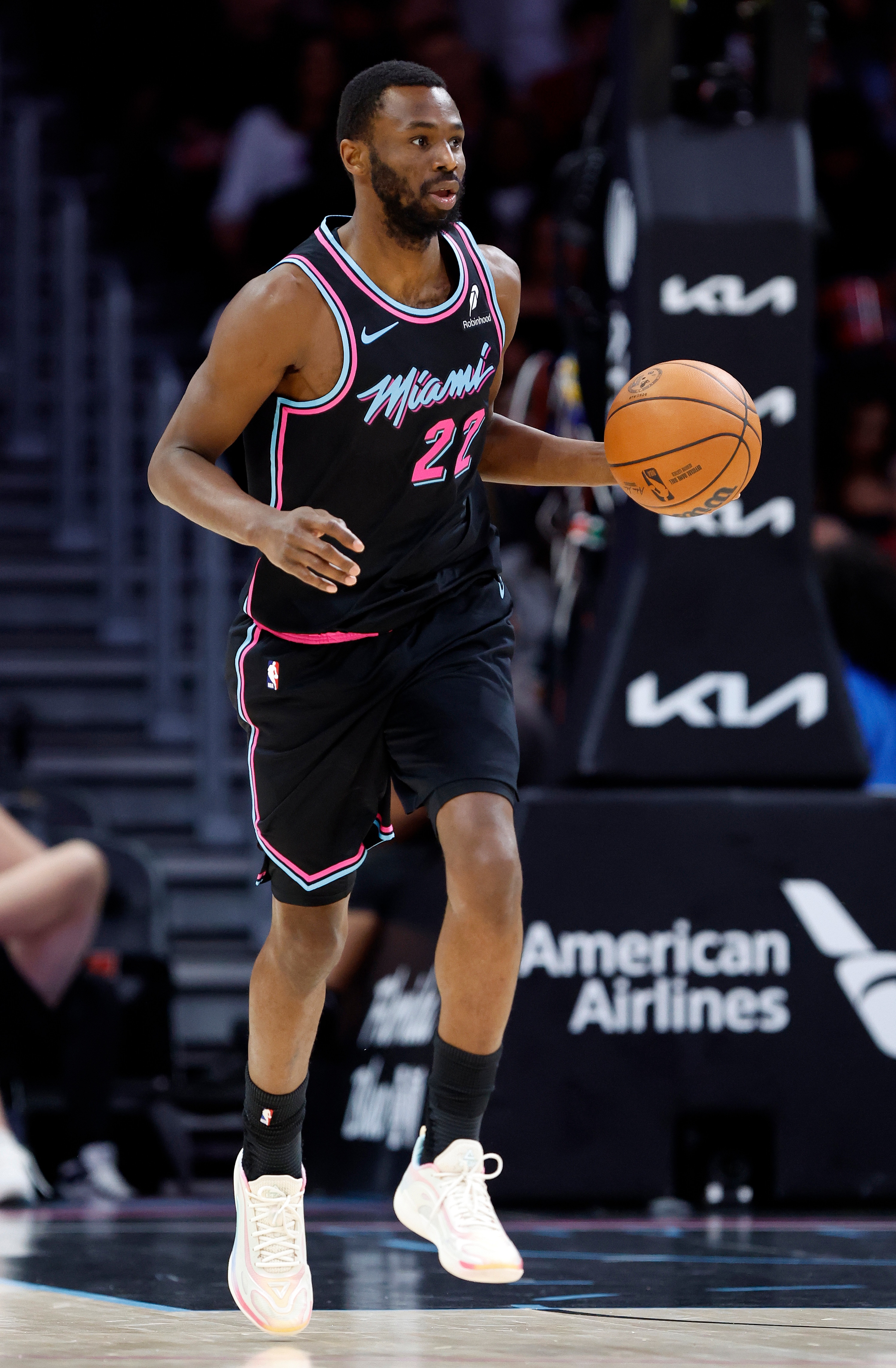 华体会官网-科尔：维金斯拥有安静善良的灵魂 他是一位伟大的父亲更是个好人