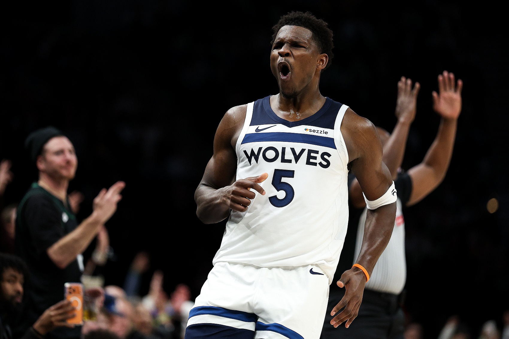 华子未进全明星首发？兰德尔：看到他上一场表现没 他能进MVP讨论