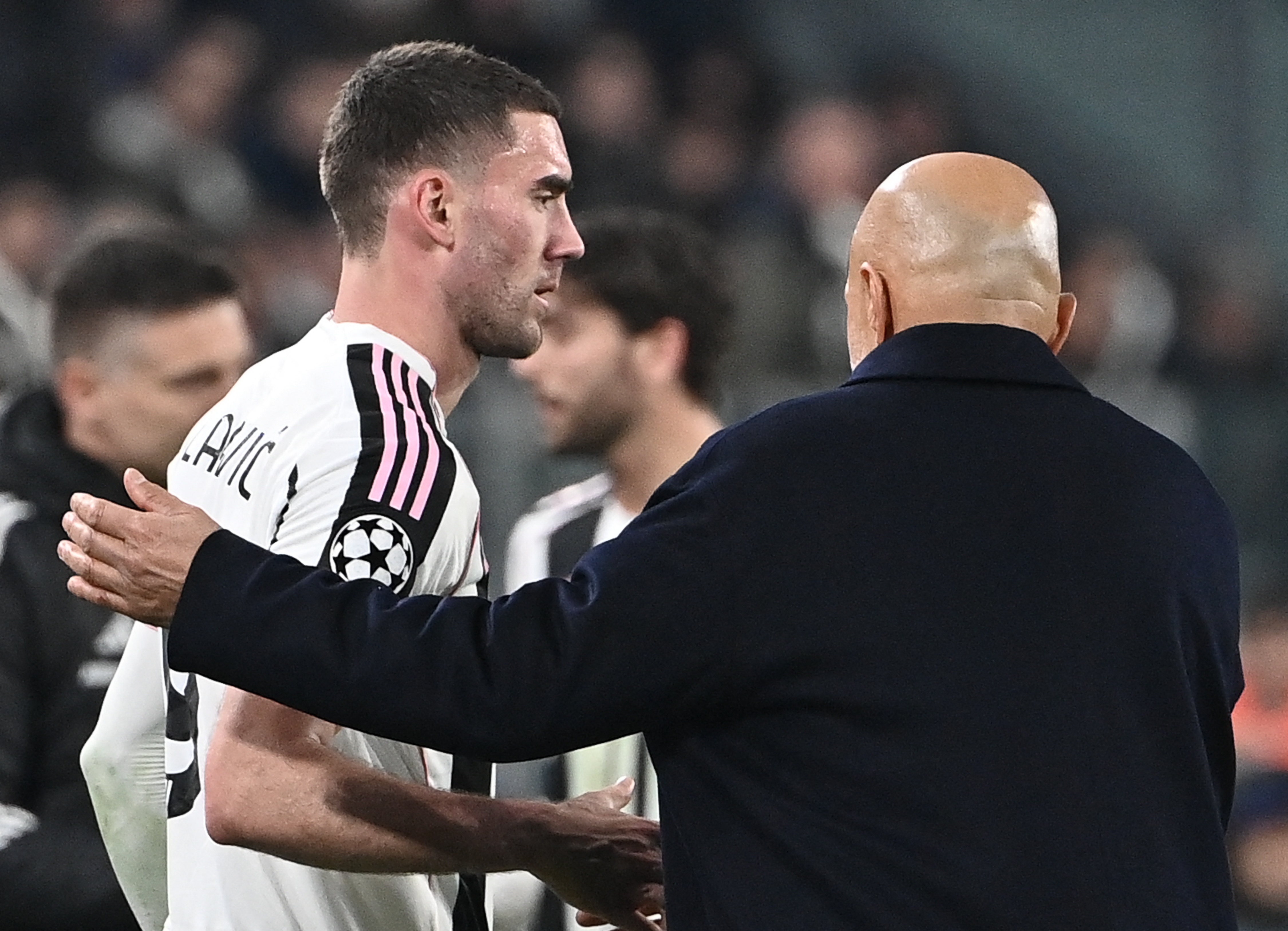 华体会下载-米体:尤文与弗拉霍维奇谈续约 球员表态愿留队但需接受大幅降薪