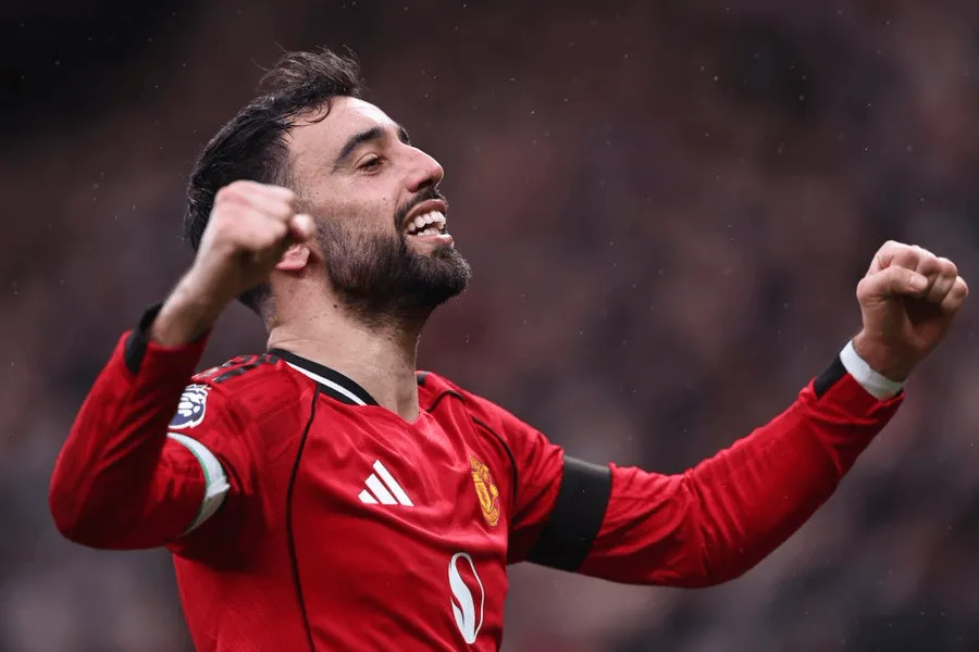 华体会平台-尽力局,曼联球员本场共创造10次机会,其中8次来自B费